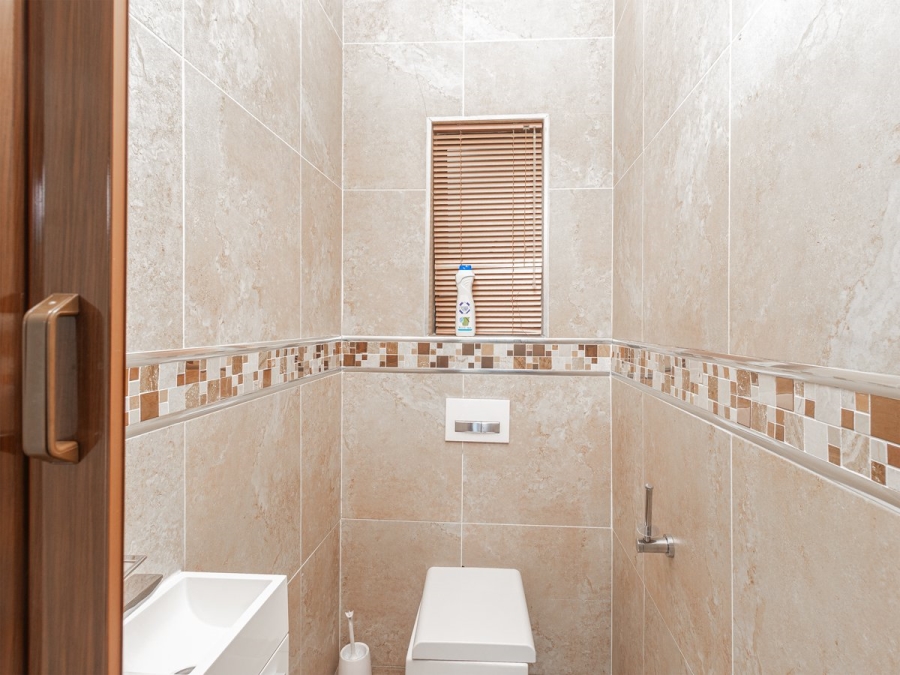 4 Bedroom Property for Sale in Xanadu North West